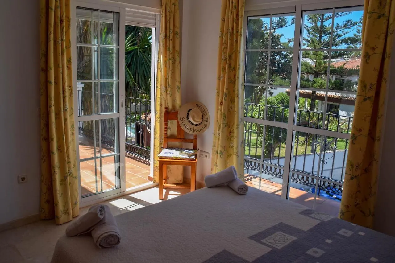 Nerja Paradise Rentals - Villa Flamingo 0*,  إسبانيا